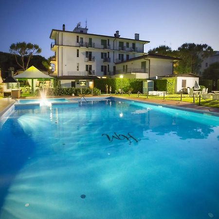 Hotel Marilu Эраклея-Маре Экстерьер фото