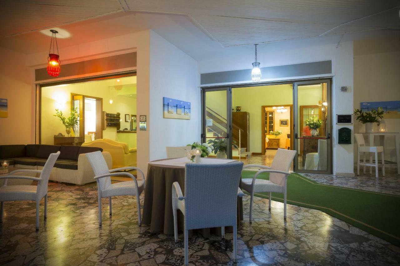 Hotel Marilu Эраклея-Маре Экстерьер фото
