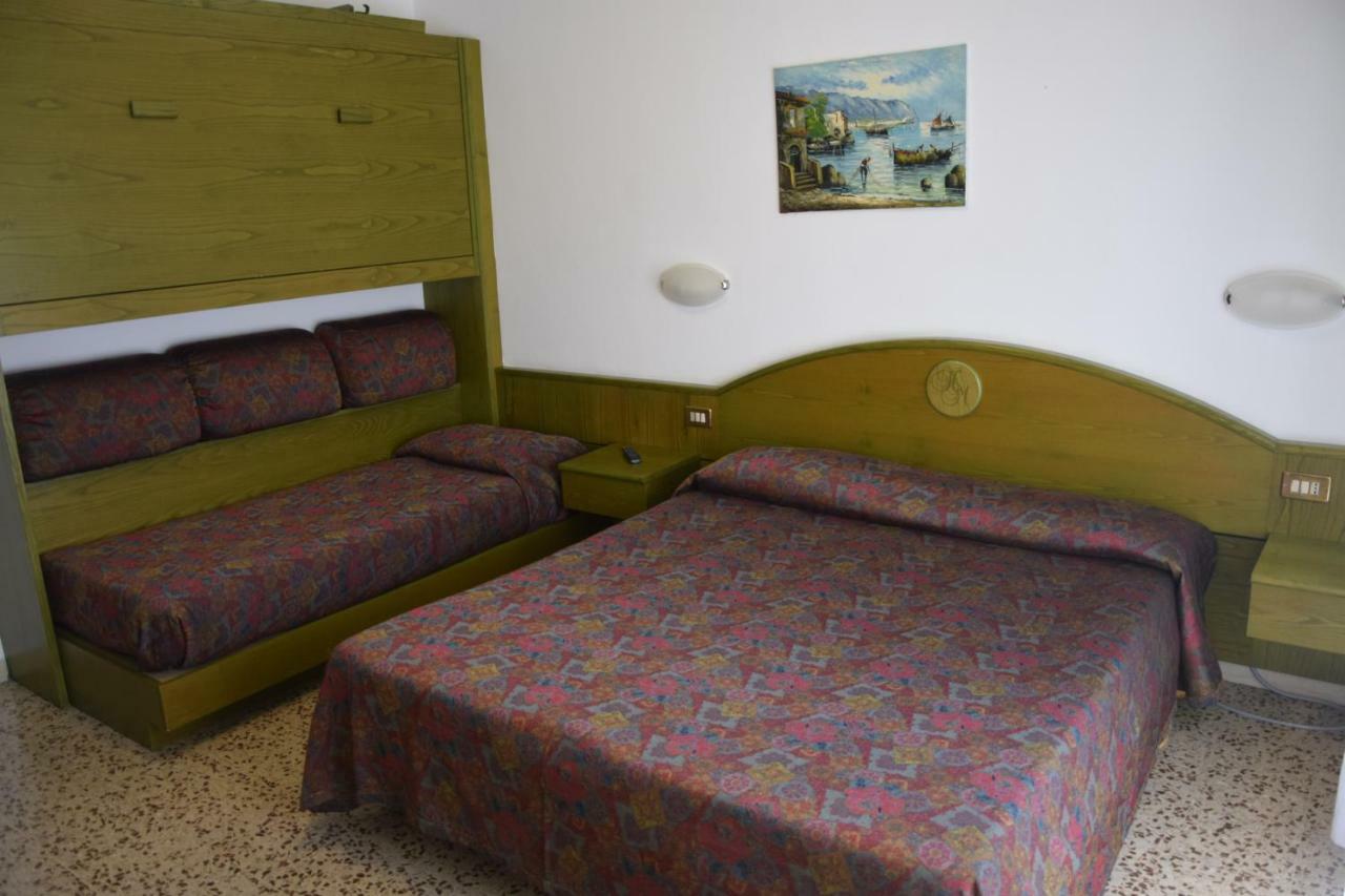 Hotel Marilu Эраклея-Маре Экстерьер фото