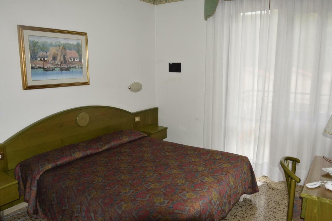 Hotel Marilu Эраклея-Маре Экстерьер фото